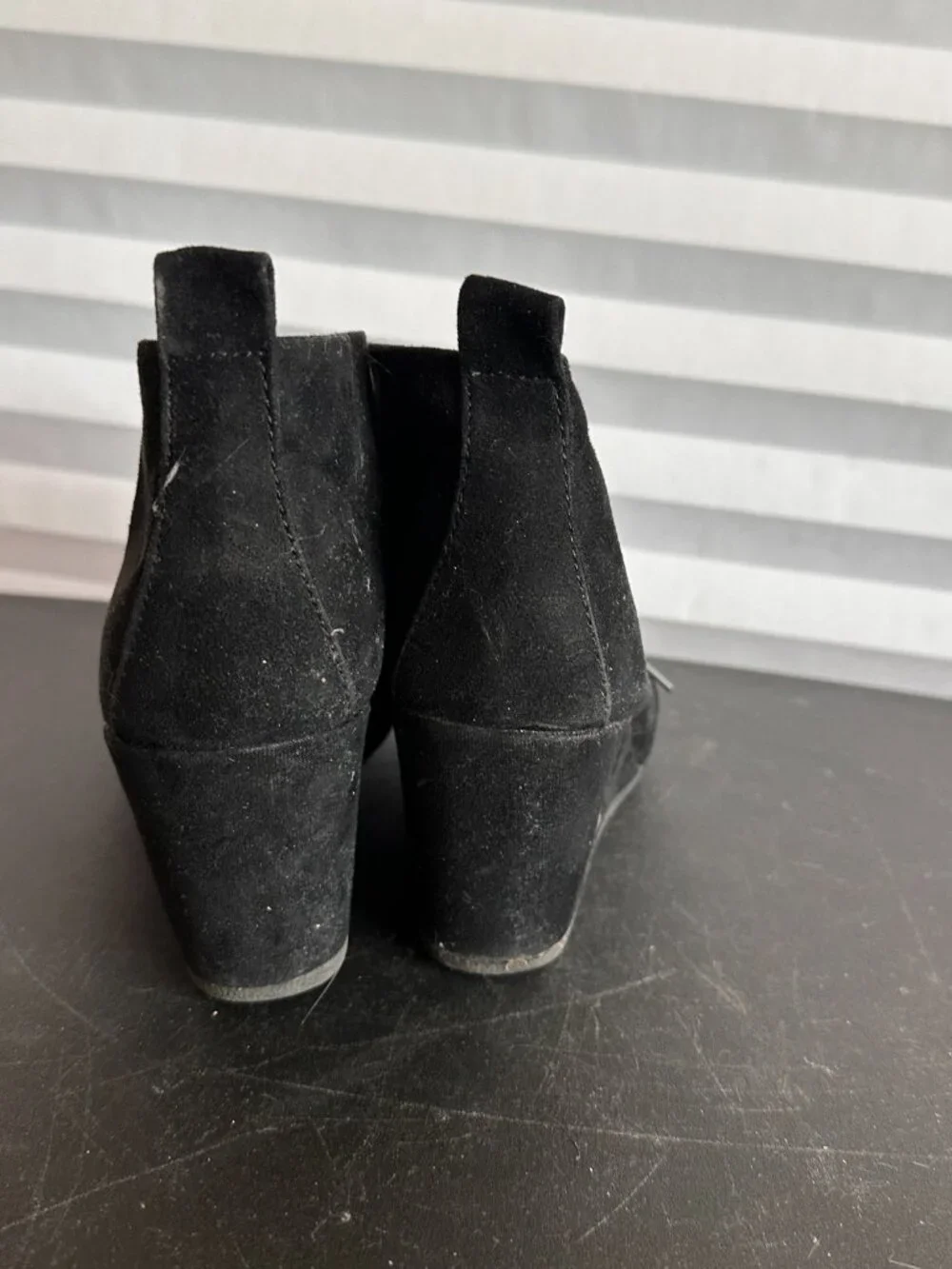 Attention Women’s Black Faux Suede Wedge Lace-Up Shoes Sz 9 – Chic Ankle Bootie